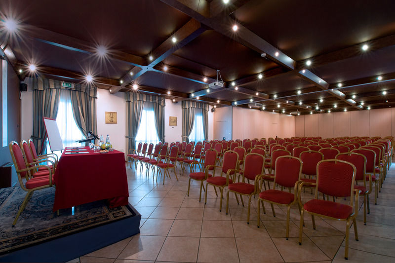 Cdh Hotel Villa Ducale Parma Zewnętrze zdjęcie